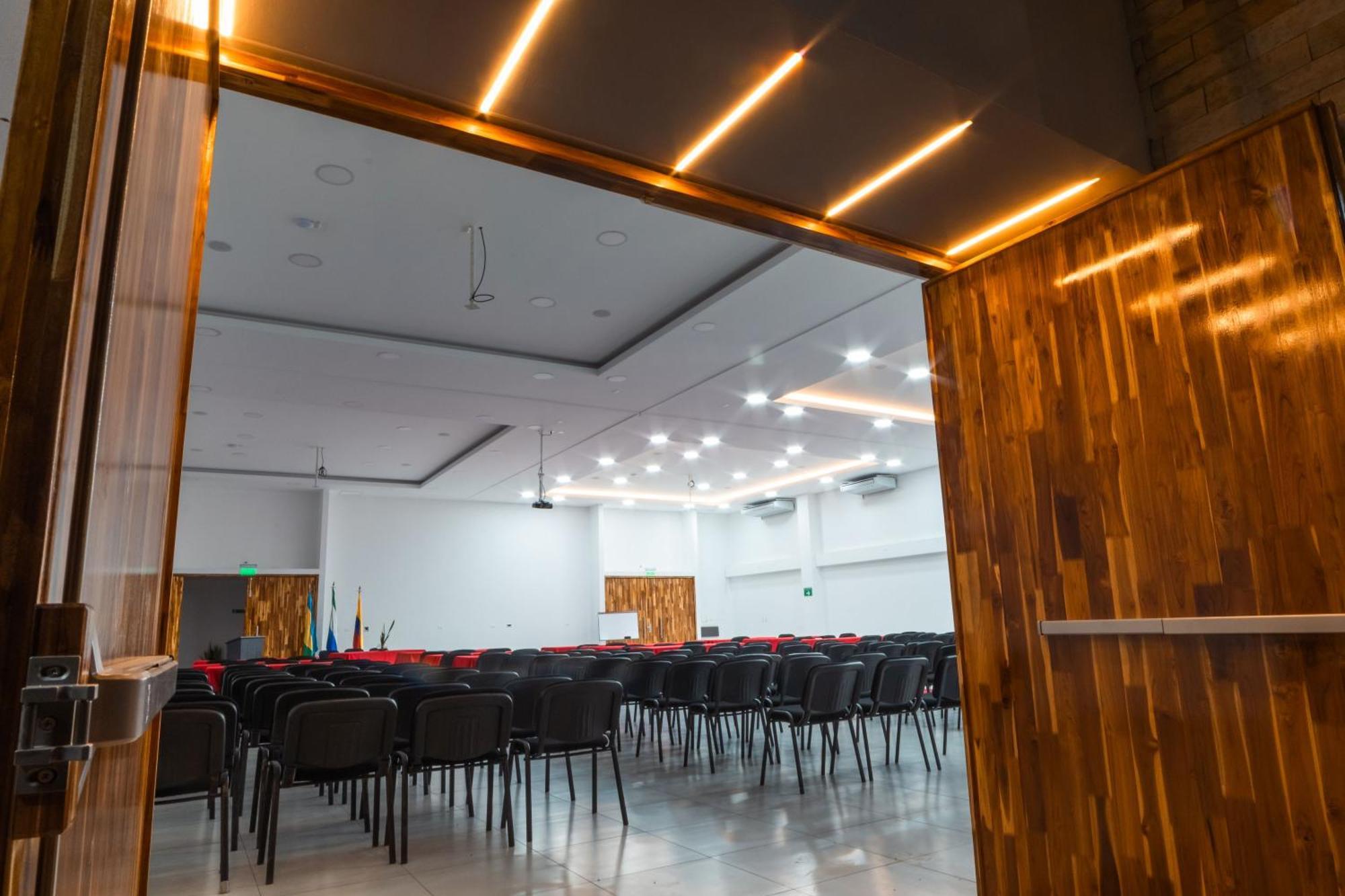 El Aeropuerto Hotel 3*